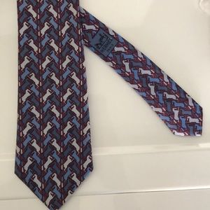 Hermès 100% silk tie.